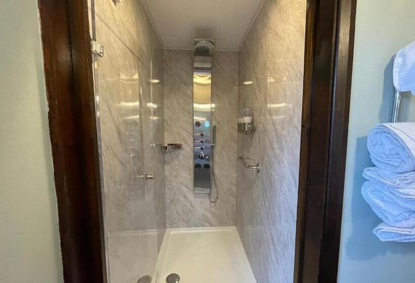 اتاق لوکس, Heathwood