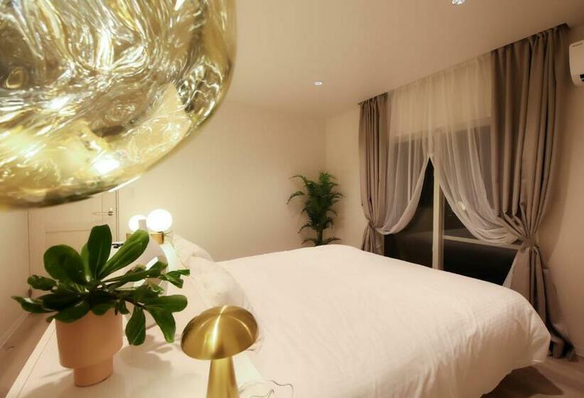 ویلای لوکس 1 خوابه, Crystal Villa Ikema
