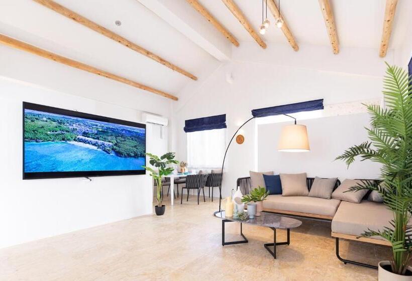 1 Bedroom Villa Sea View, Crystal Villa Ikema