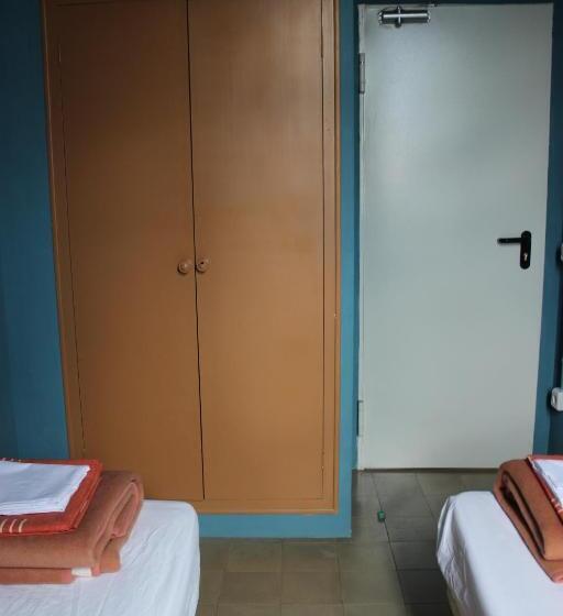 스탠다드 룸 공동 욕실, Alberg Solidança Hostel