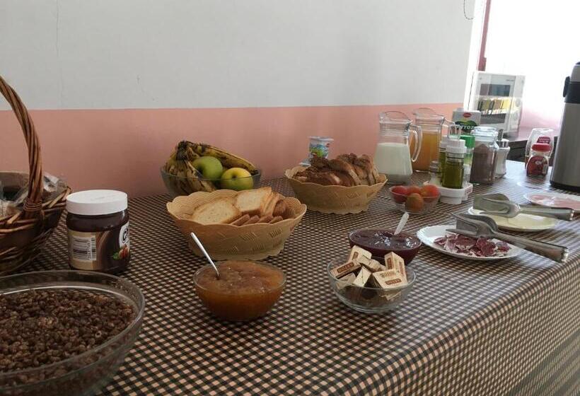 Номер Стандарт Четырехместный Совместный Санузел, Alberg Solidança Hostel