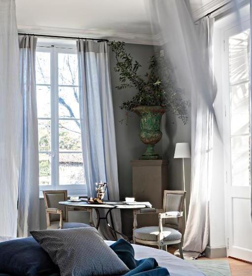 Люкс Вид на Сад, La Divine Comédie Suites Deluxe