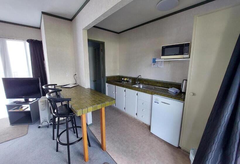Студия Стандарт, Edgewater Motel