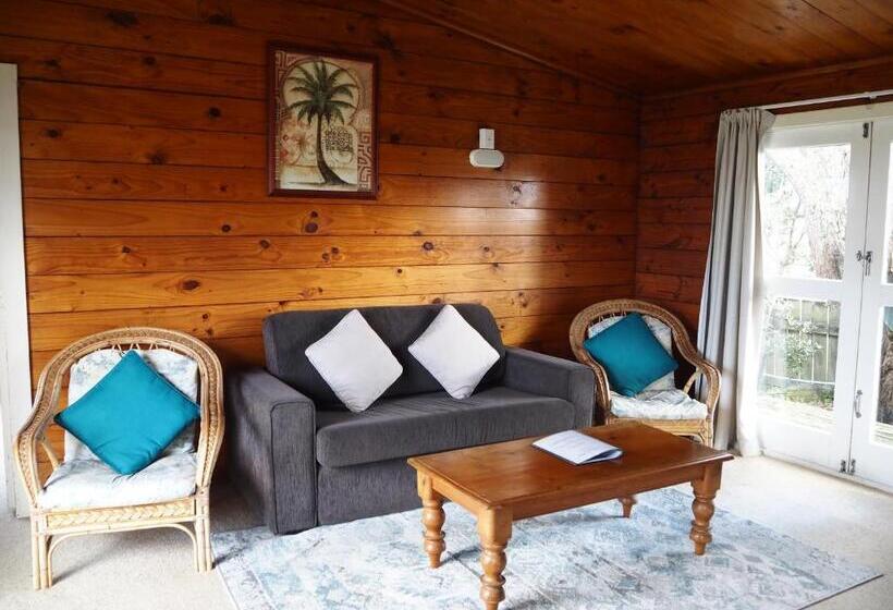 , Edgewater Motel