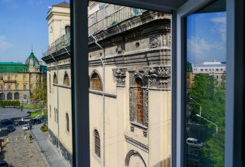 اتاق استاندارد با سرویس بهداشتی مشترک, Premium Hostel