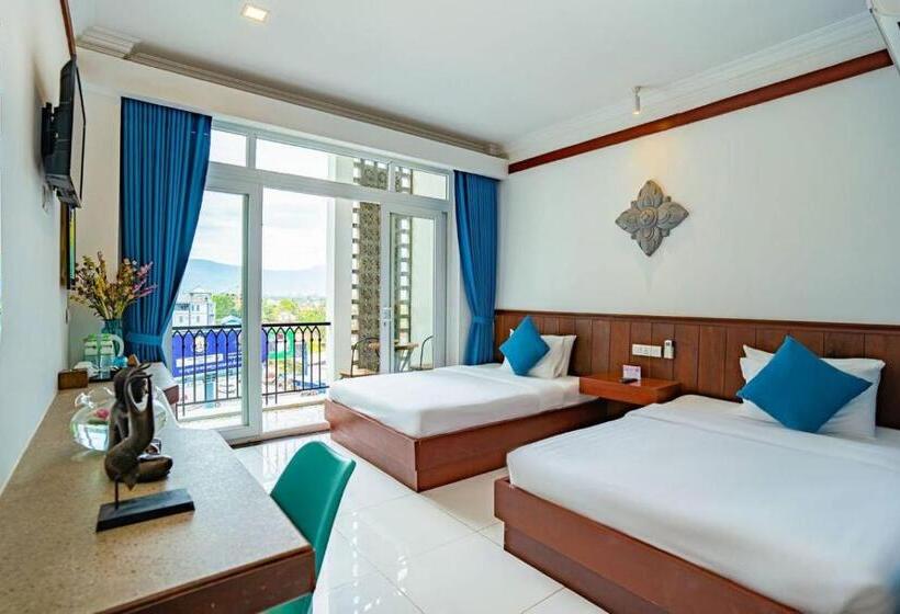 اتاق خانوادگی تودرتو, Kampot View Boutique