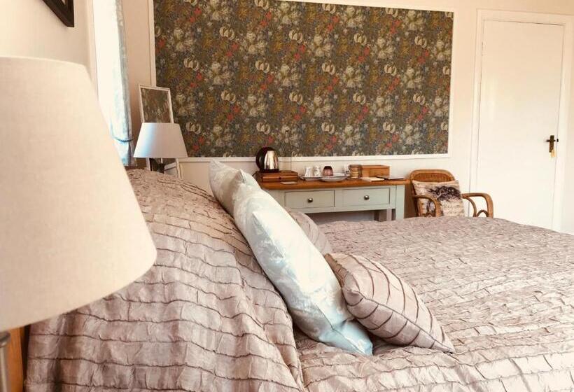 اتاق لوکس با تخت بزرگ, Tresillian House