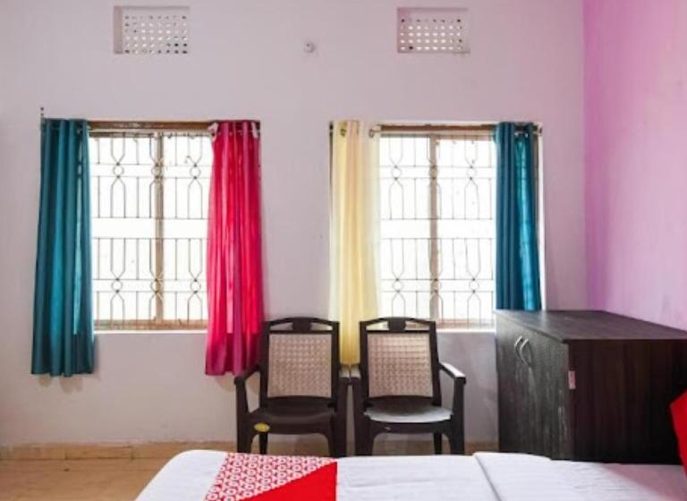 اتاق لوکس, Dibyansh Bhubaneswar