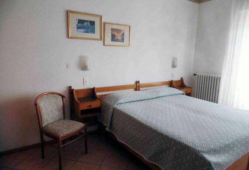 اتاق استاندارد با چشم‌انداز دریاچه, Piccolo Hotel Direkt Am See