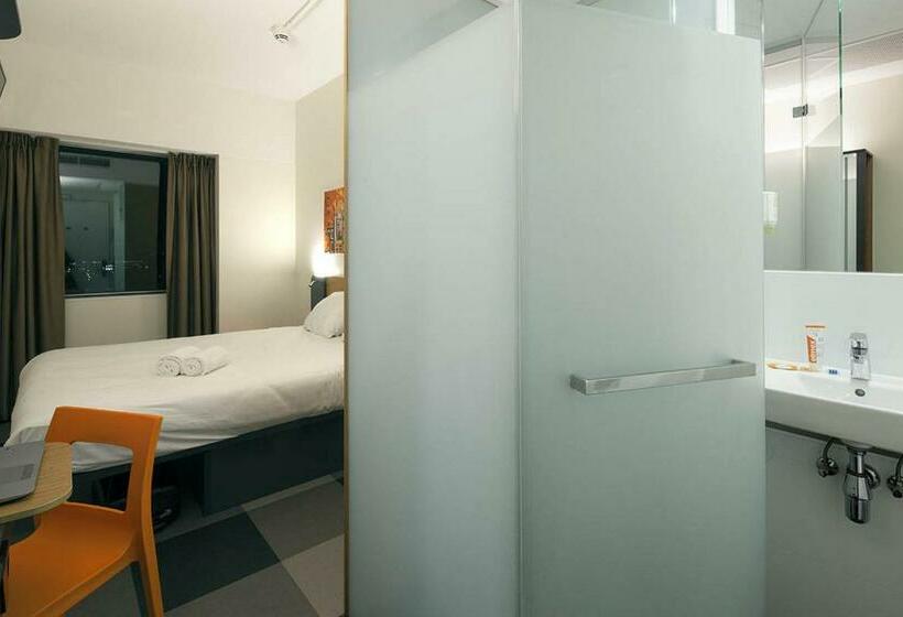 Номер Economy, Easyhotel Amsterdam Zaandam