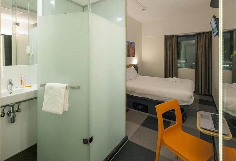 Номер Стандарт, Easyhotel Amsterdam Zaandam