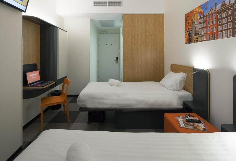 Номер Стандарт, Easyhotel Amsterdam Zaandam