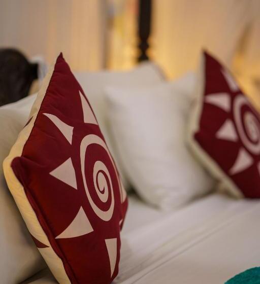 Quarto Triplo Estandar com Sacada, Abundia Unawatuna
