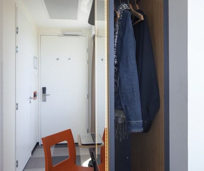 Номер Superior, Easyhotel Amsterdam Zaandam