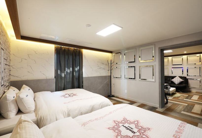 Suite, Mondavi