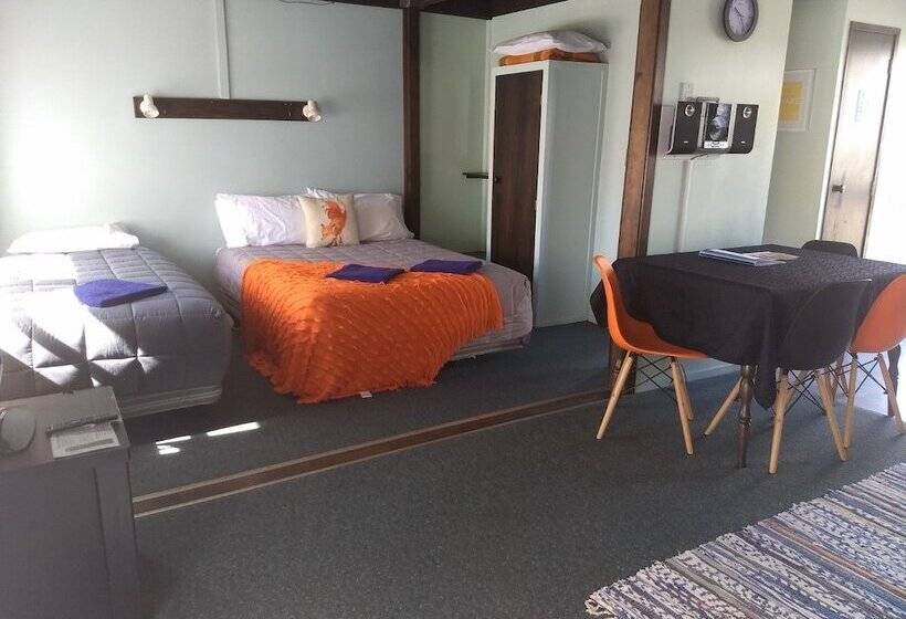 Студия Стандарт, Tokaanu Lodge Motel
