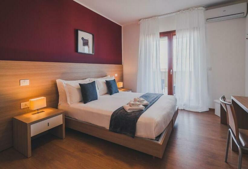 اتاق سوپریور با چشم‌انداز دریا, Trip Room & Breakfast