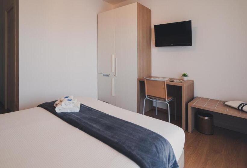 اتاق سوپریور با چشم‌انداز دریا, Trip Room & Breakfast