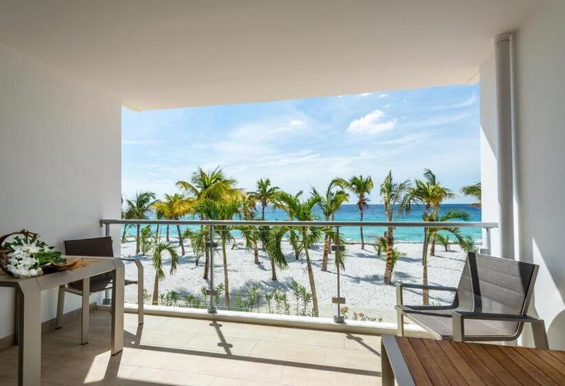 استودیوی استاندارد با چشم‌انداز دریا, Delfins Beach Resort