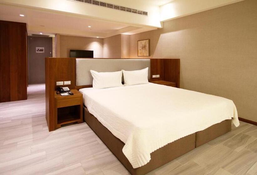 سوییت, Grand Bay Resort