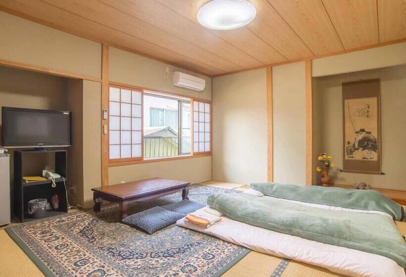 Семейный Номер, Kenrokuen