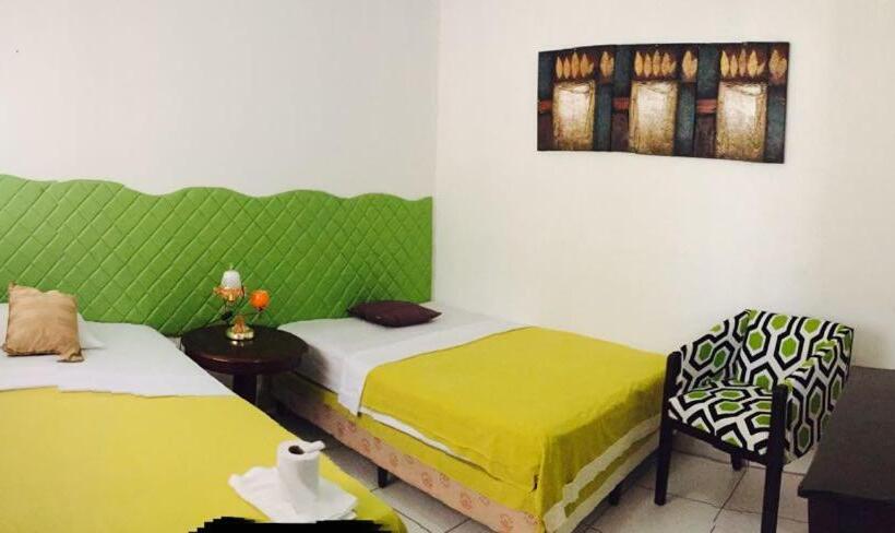 اتاق استاندارد چهار تخته, Hostal Casa San Miguel