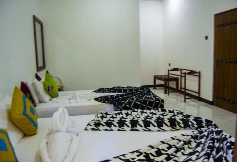 اتاق لوکس سه تخته, Girilena Resort