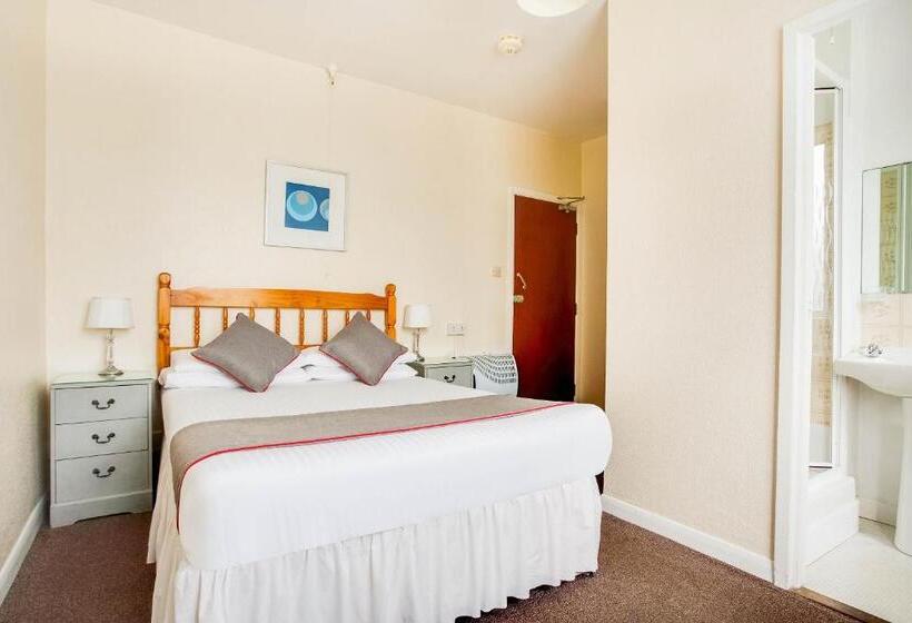 Номер Стандарт, Godolphin Arms Hotel