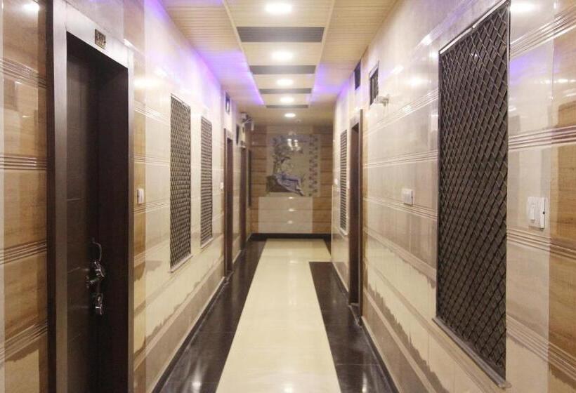 Номер Deluxe, Raj Inn Ajmer Sharif