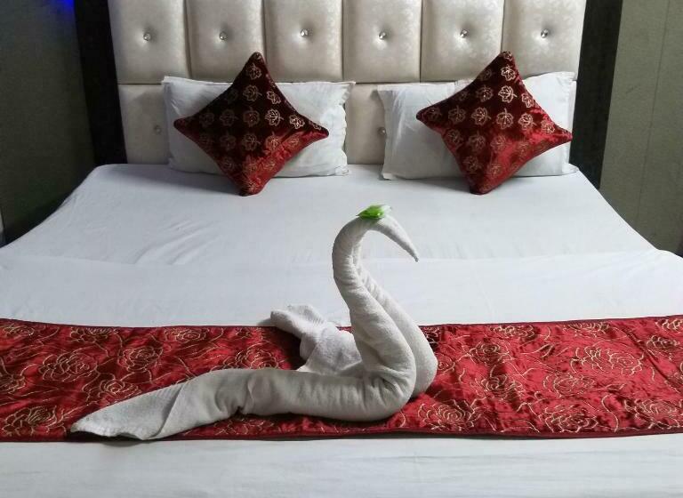 اتاق لوکس, Shehnaz Inn   Walking Distance For Golden Temple