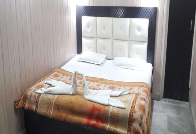 اتاق لوکس, Shehnaz Inn   Walking Distance For Golden Temple