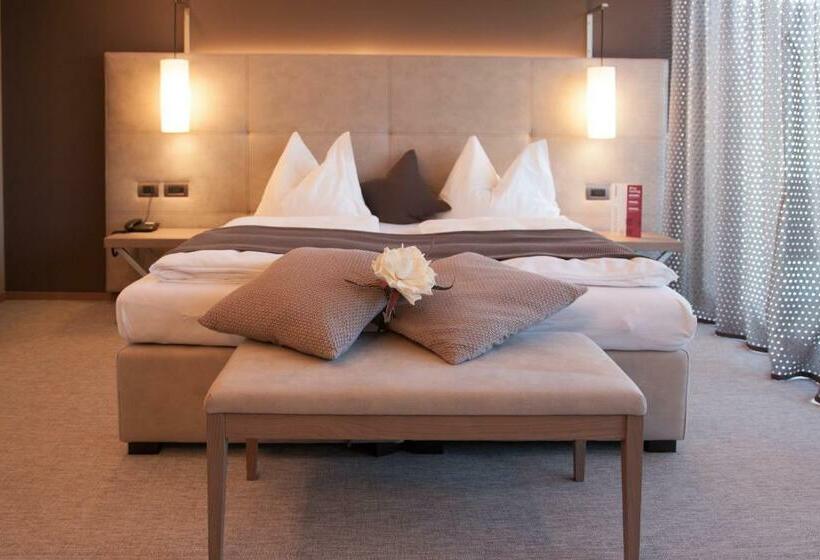 Номер Deluxe Вид на Горы, The Lodge Sporthotel   Golfclub Eppan