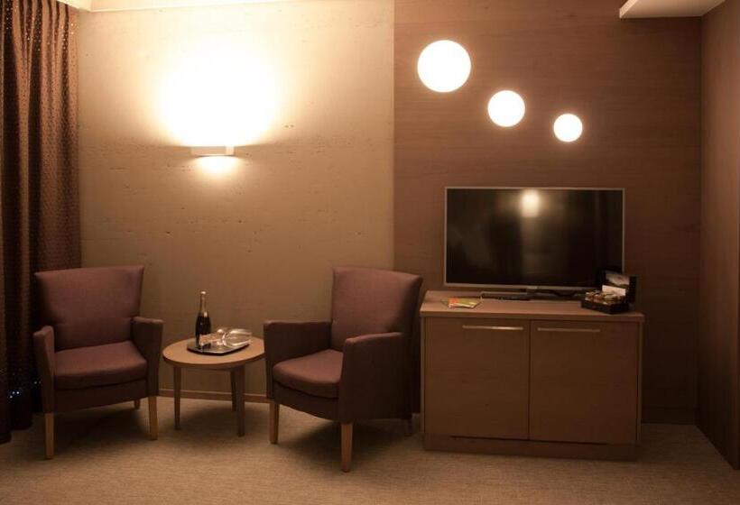 Номер Стандарт Адаптированный для Инвалидов, The Lodge Sporthotel   Golfclub Eppan