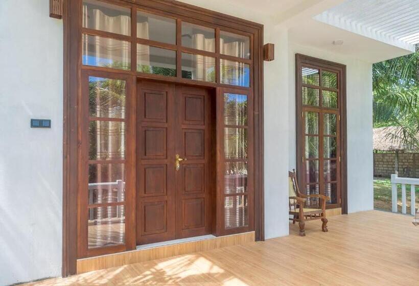 Номер Deluxe с Балконом, Dinuri Villa