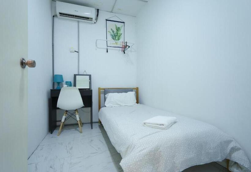 Номер Стандарт Индивидуальный, G Traveler Accommodation   Hostel