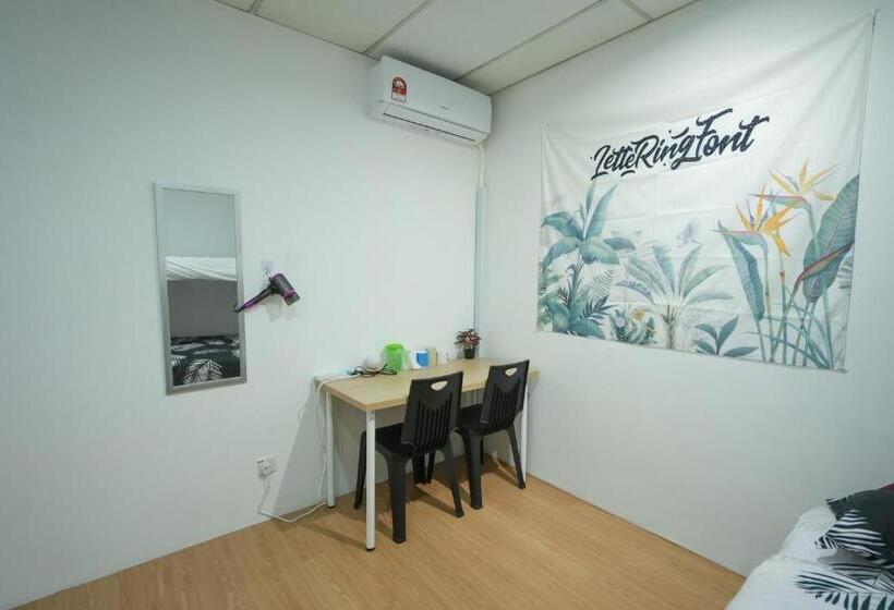 Номер Стандарт Трехместный, G Traveler Accommodation   Hostel