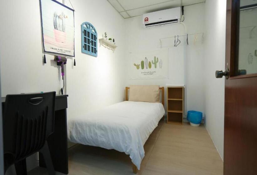 Номер Стандарт Индивидуальный, G Traveler Accommodation   Hostel