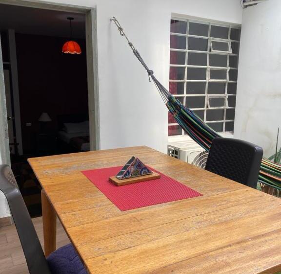 اتاق استاندارد با چشم‌انداز باغ, Havana Hostel Cali & Dance School