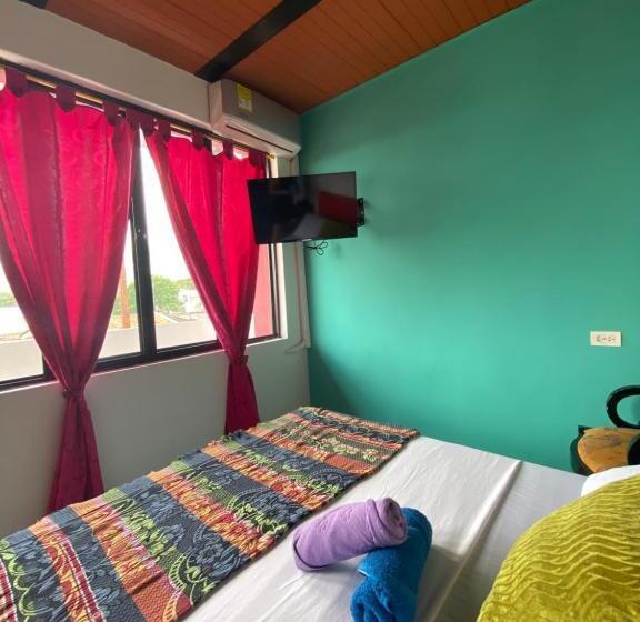 マウンテンビュースタンダードルーム, Havana Hostel Cali & Dance School