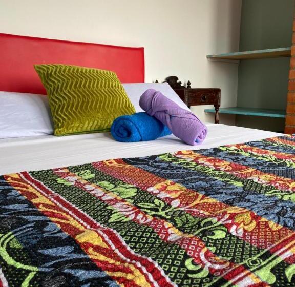 اتاق استاندارد با چشم‌انداز کوهستان, Havana Hostel Cali & Dance School