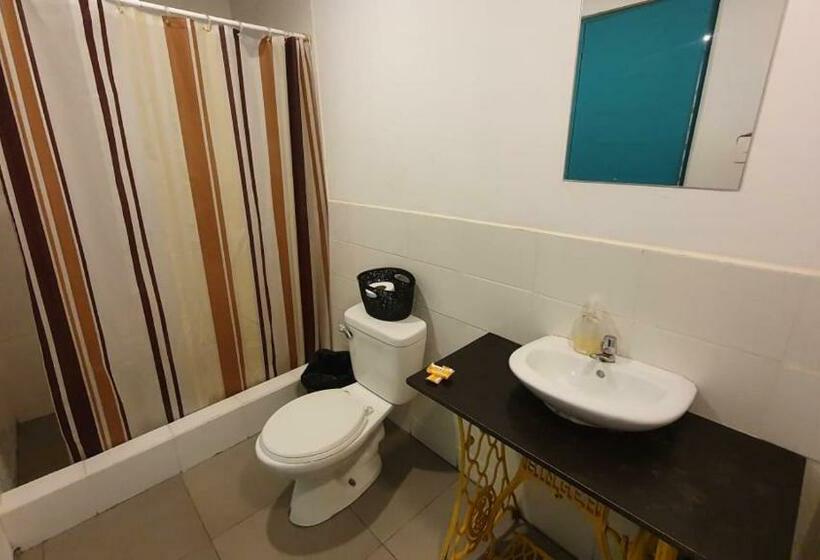 غرفة ديلوكس, The Upcycled Hostel Huacachina