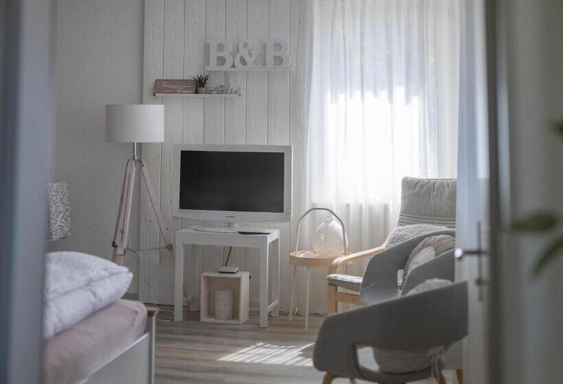 Студия Стандарт, Studio Living..