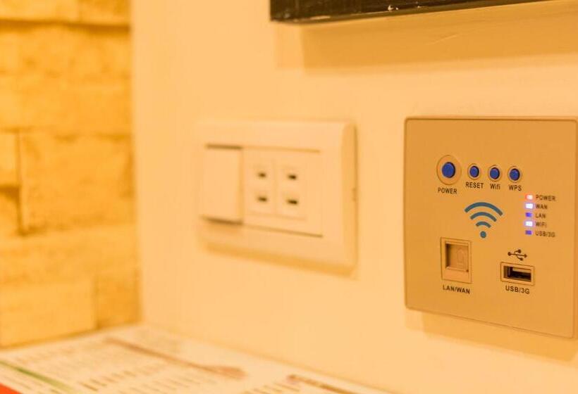 اتاق استاندارد چهار تخته, W Hostel