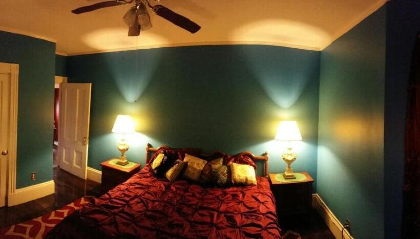 غرفة ديلوكس سرير كينج, Château Sur Mer Bed & Breakfast