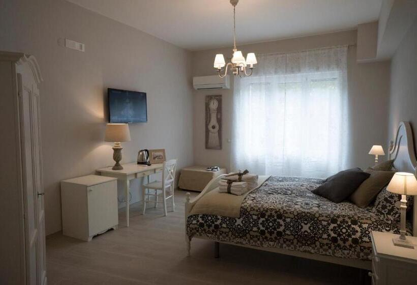 اتاق لوکس خانوادگی, B&b Donna Ada