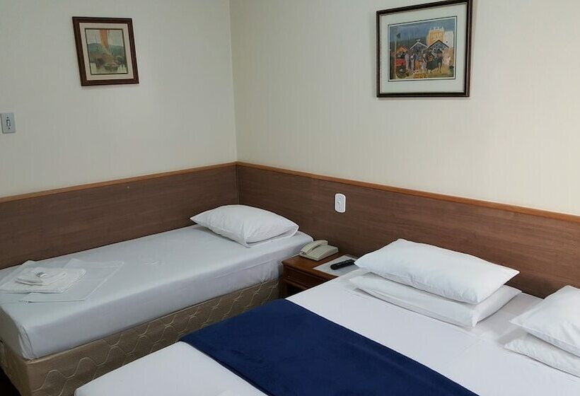 Quarto Triplo Estandar, Orleans