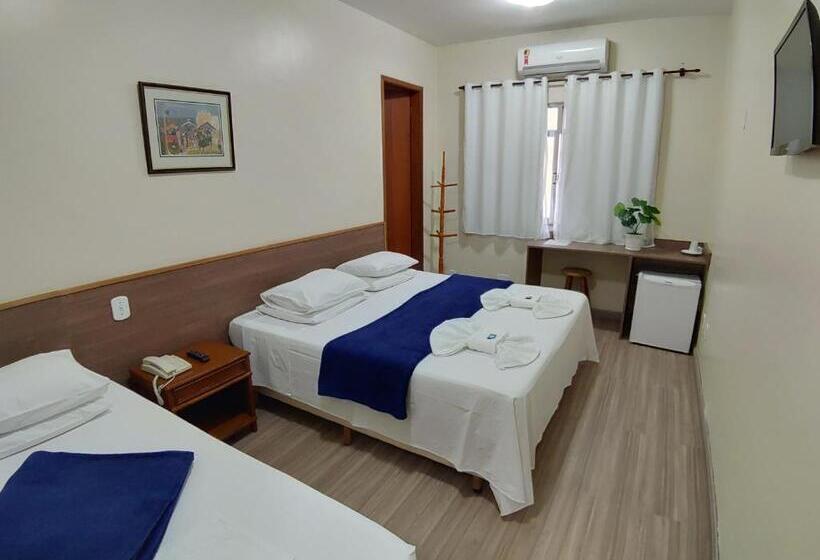 Quarto Triplo Estandar, Orleans