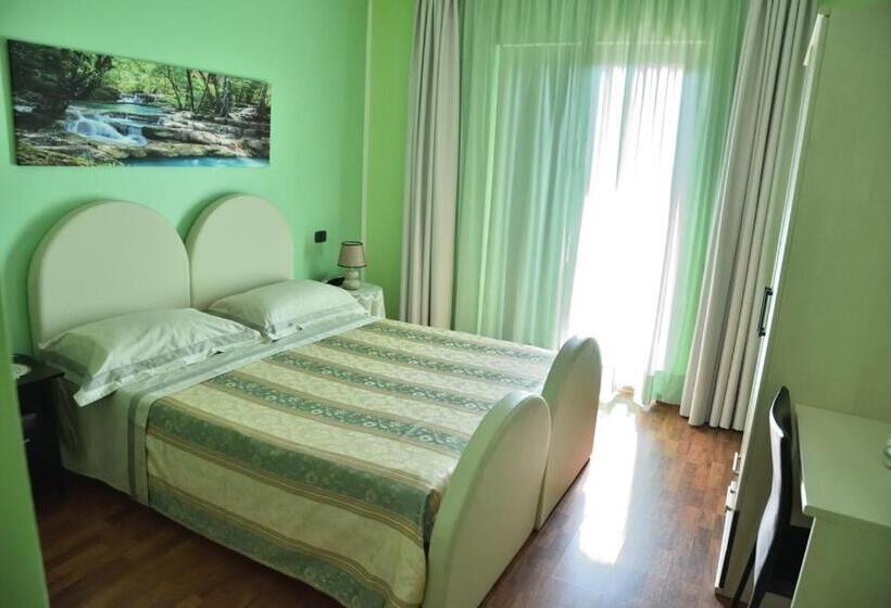 带阳台的豪华间, Bed & Breakfast Ospiti A Corte