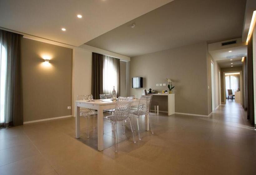 غرفة عائلية, Airone City
