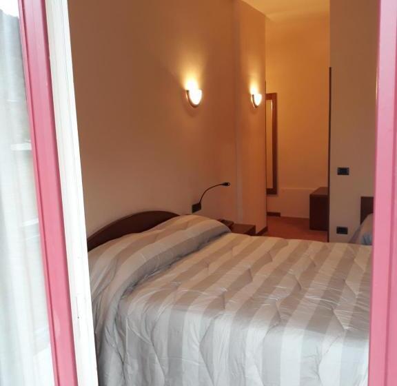 غرفة قياسية ثلاثية, Albergo Piazzatorre
